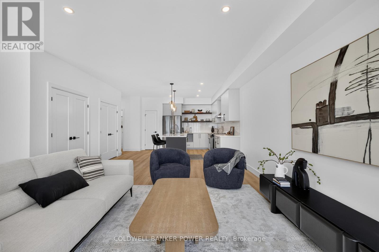 #31 3363 DAVID MILNE WAY - 16