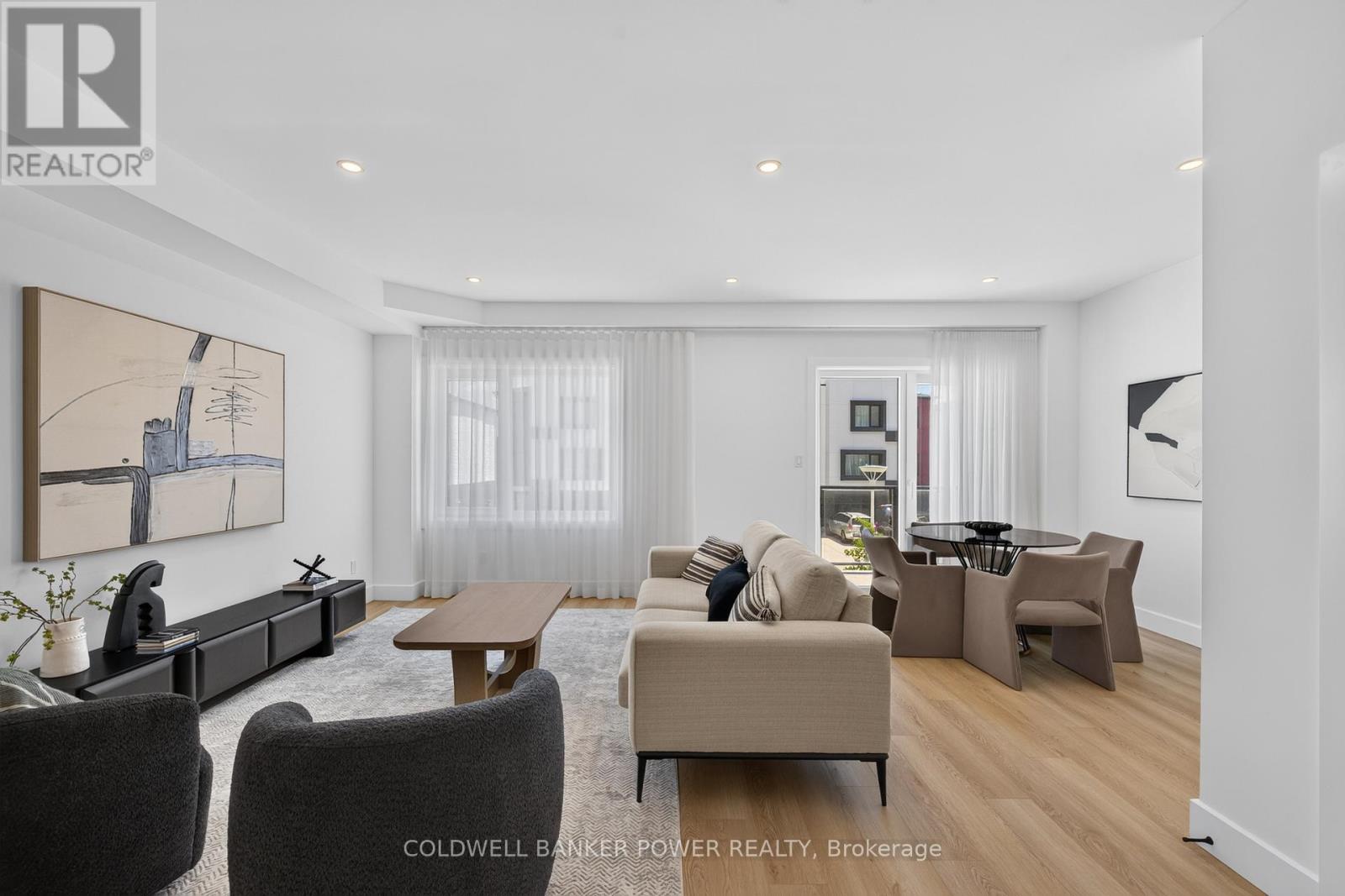 #31 3363 DAVID MILNE WAY - 18