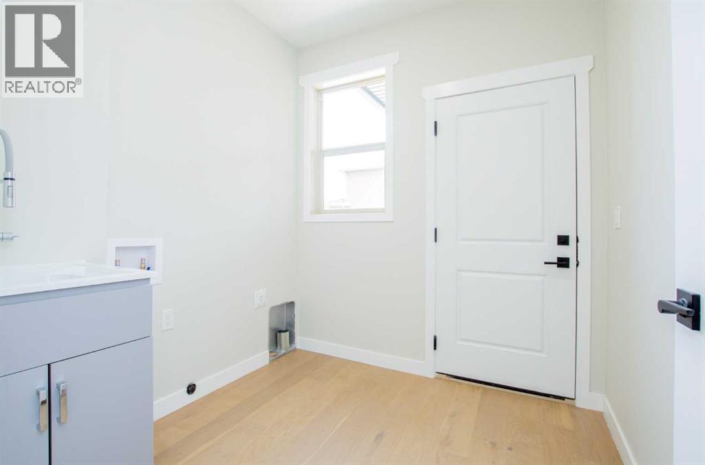 8862 60 Avenue - 11