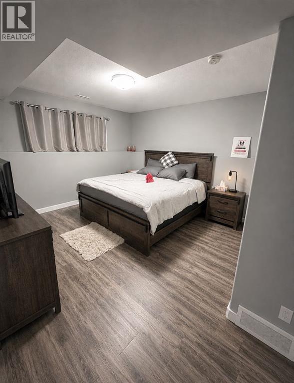 58 Village Crescent - 17