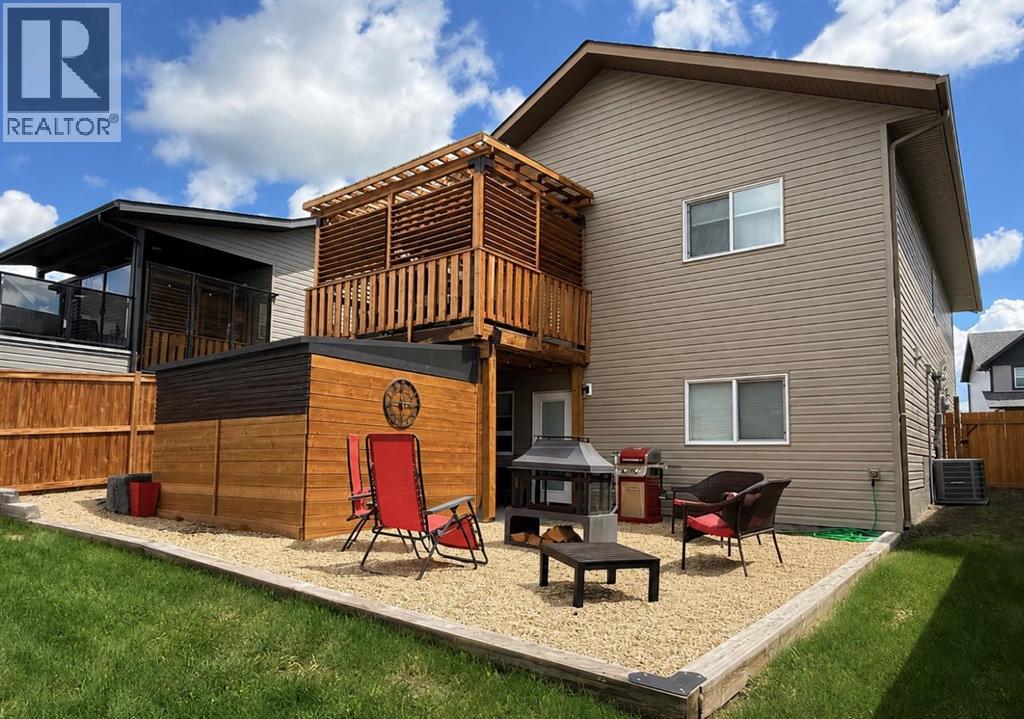 58 Village Crescent - 1