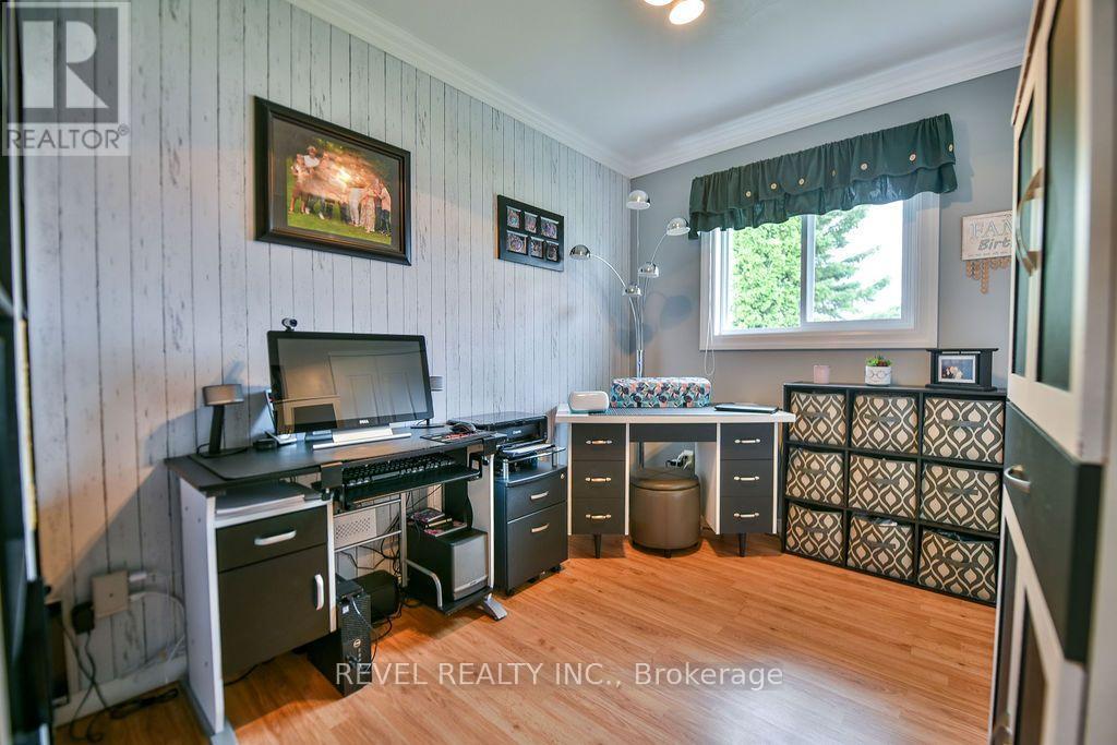 216 RENEE PLACE - 17