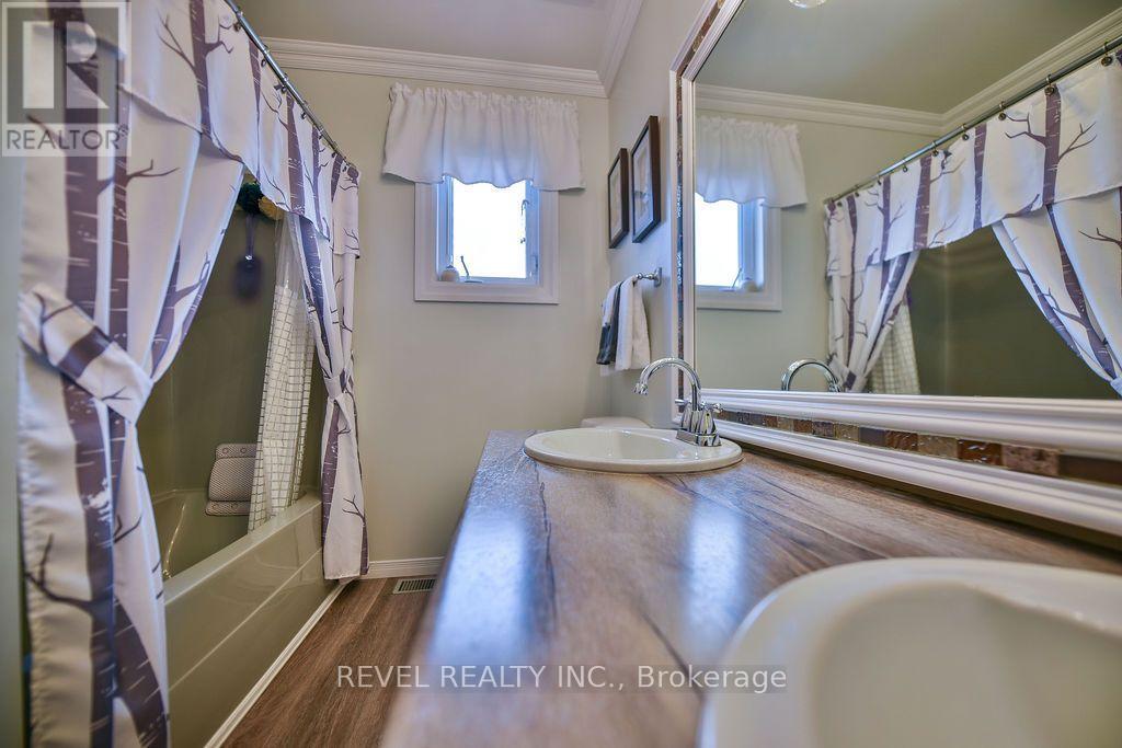216 RENEE PLACE - 21