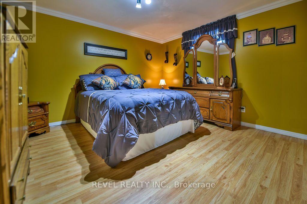 216 RENEE PLACE - 32