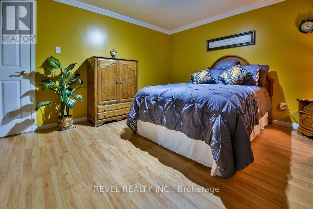 216 RENEE PLACE - 33