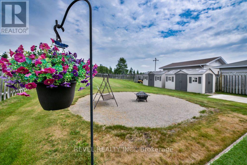 216 RENEE PLACE - 41