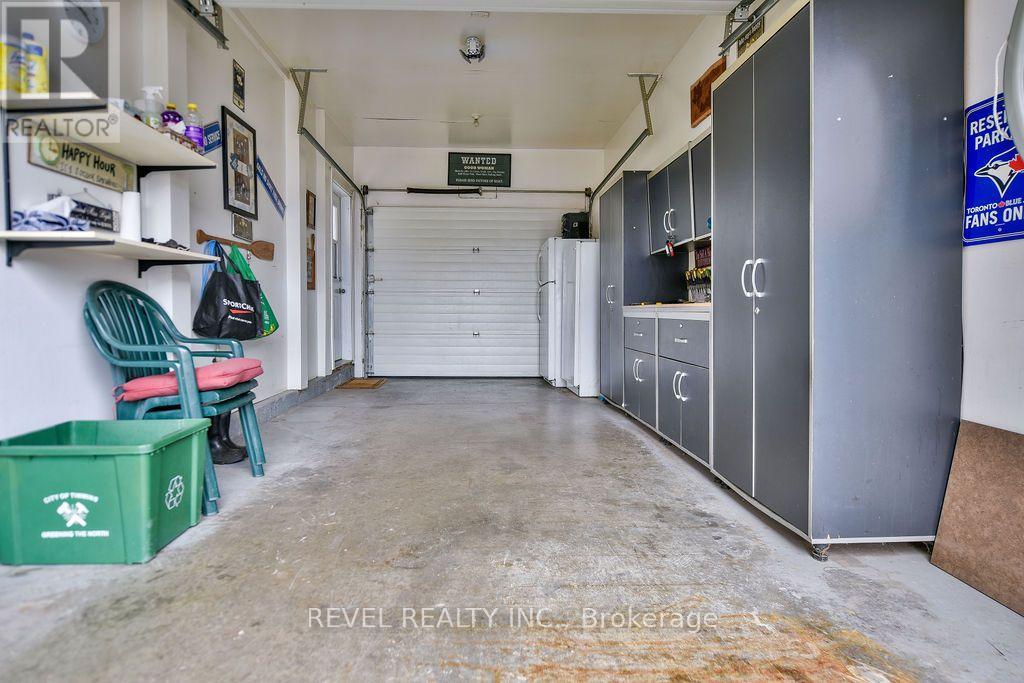 216 RENEE PLACE - 44