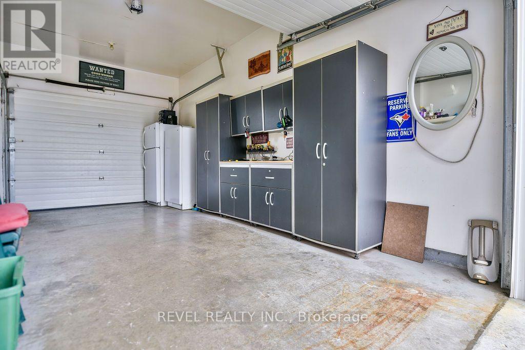 216 RENEE PLACE - 45