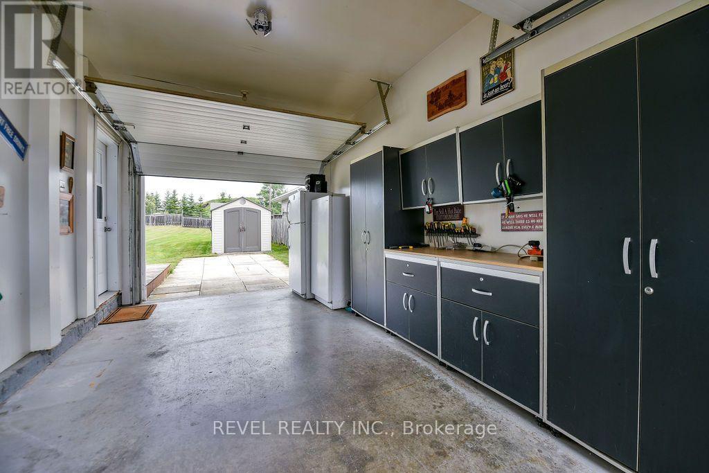 216 RENEE PLACE - 46