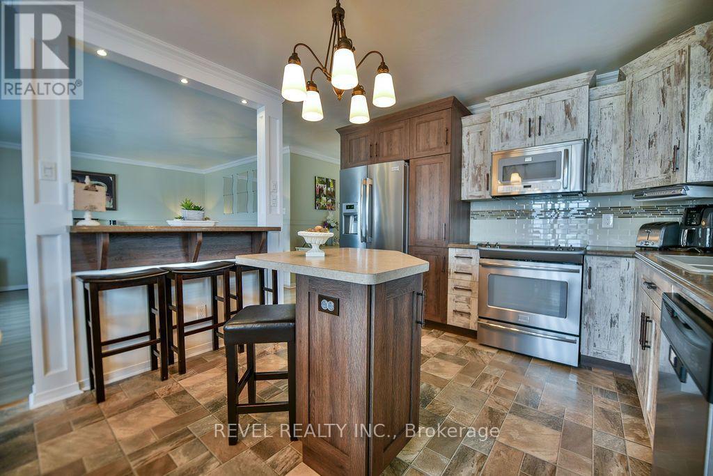 216 RENEE PLACE - 7