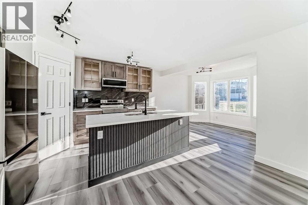 289 Canals Circle SW - 8