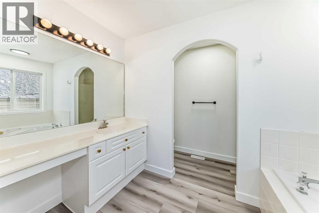 289 Canals Circle SW - 30