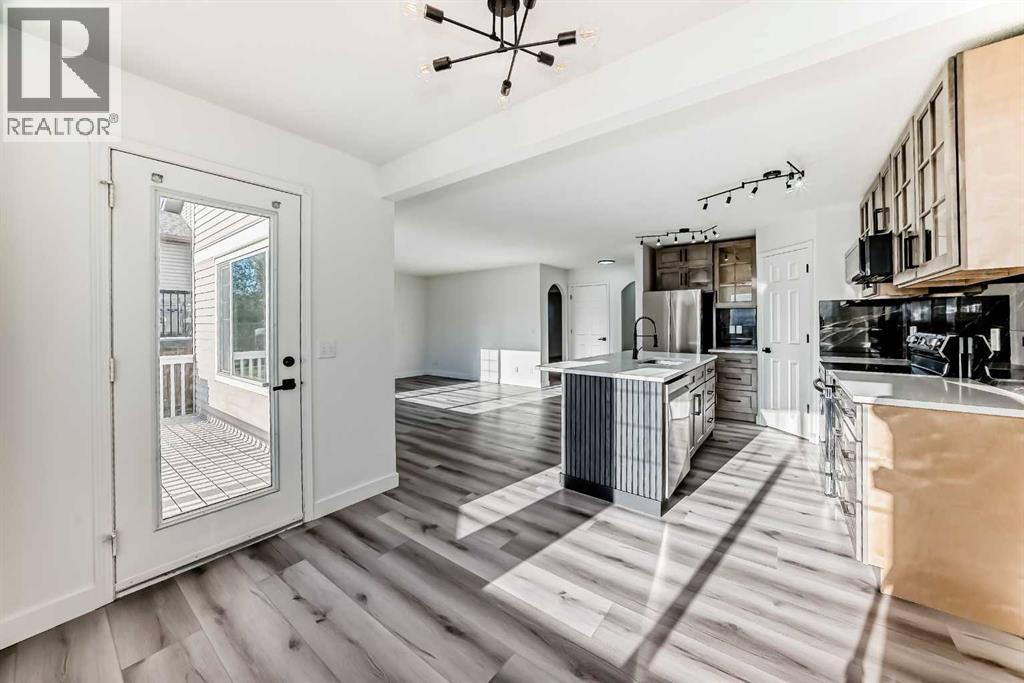289 Canals Circle SW - 10