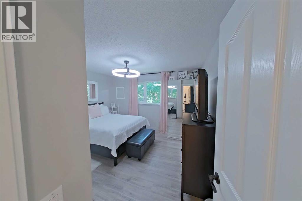 6803 24 Avenue NE - 15