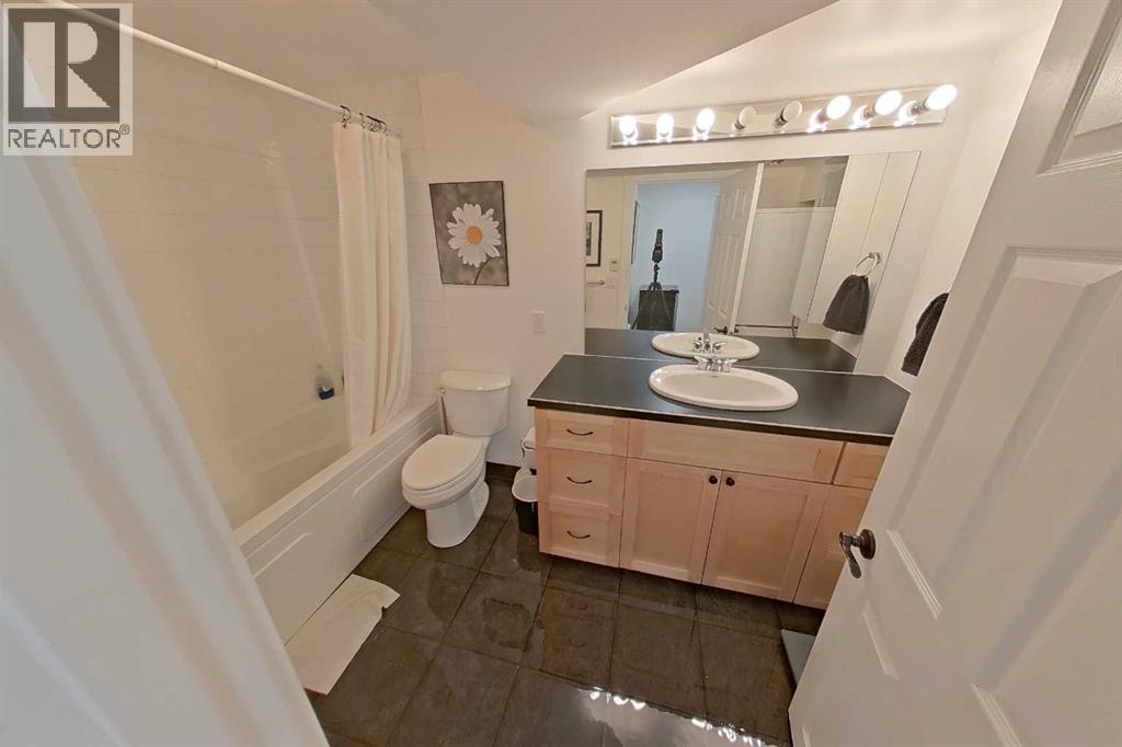 6803 24 Avenue NE - 34