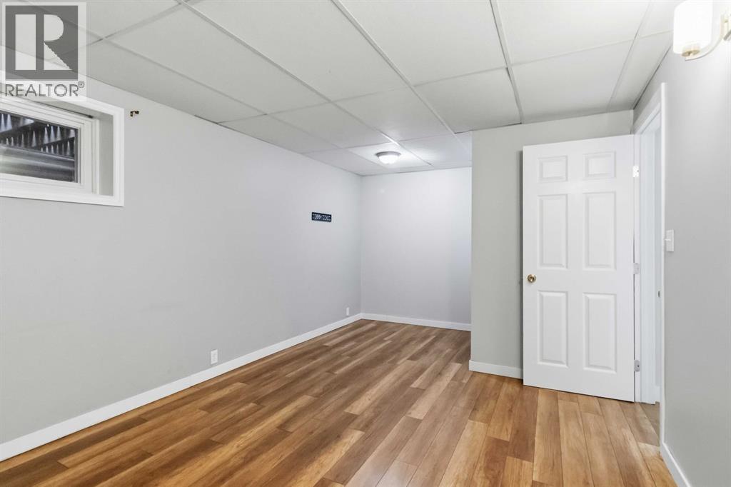 114 A Windsor Drive - 30