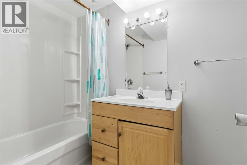 114 A Windsor Drive - 28