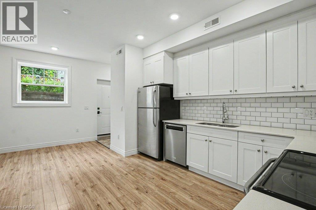 #B105 112 UNION Street E - 10
