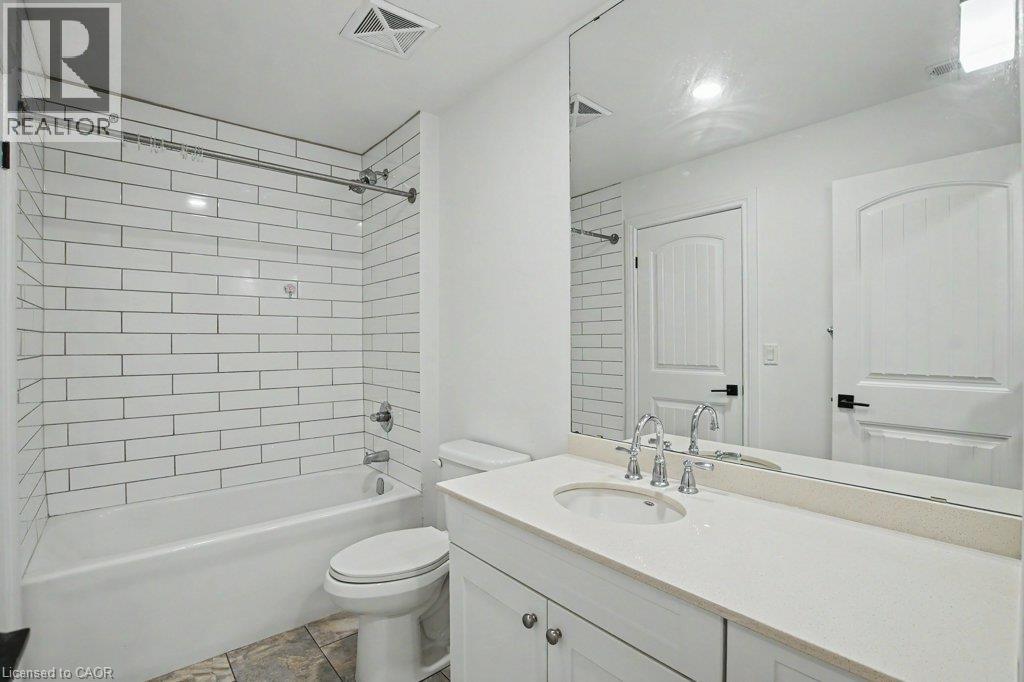 #B105 112 UNION Street E - 12