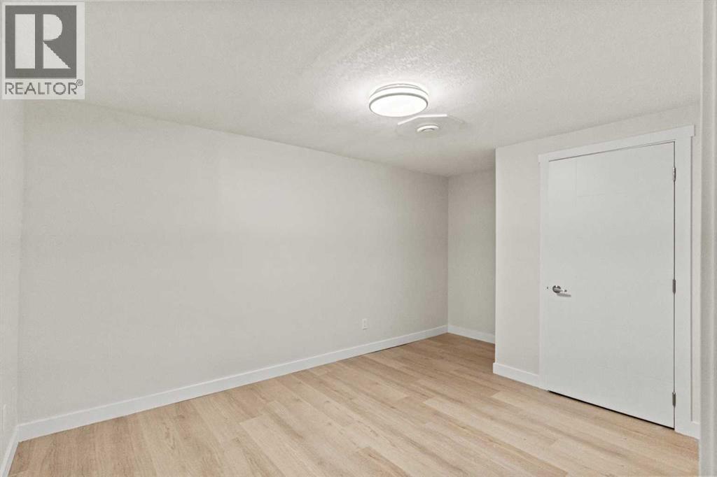 3116 39 Street SE - 20