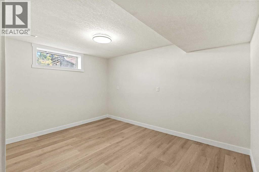 3116 39 Street SE - 18