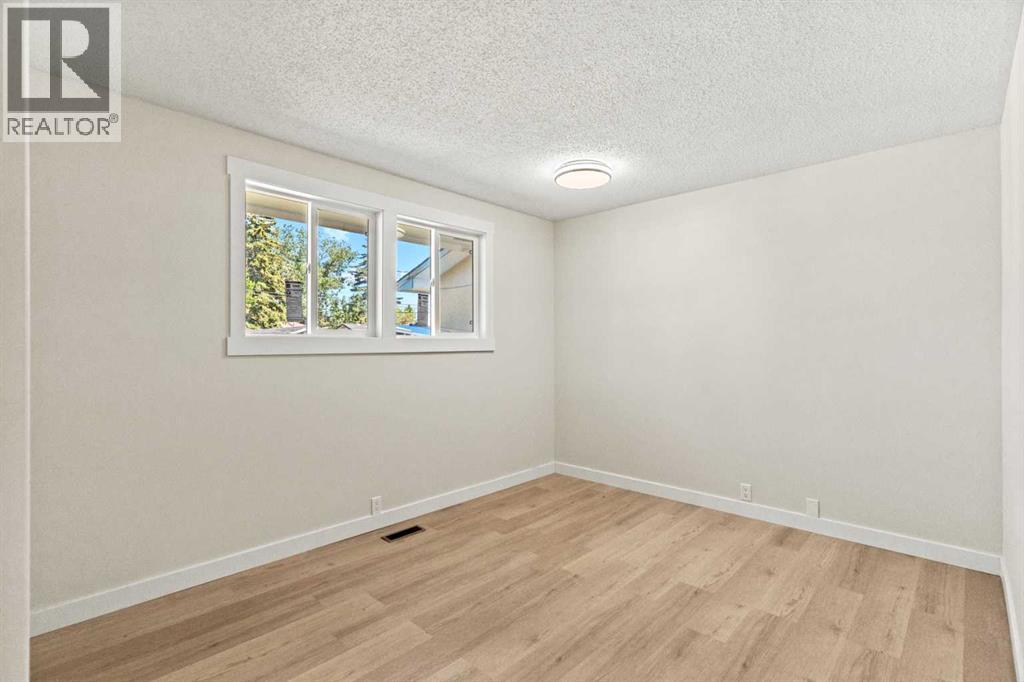 3116 39 Street SE - 11