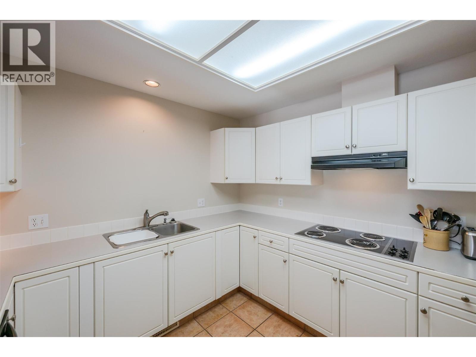 #5 6801 COTTONWOOD Drive - 18