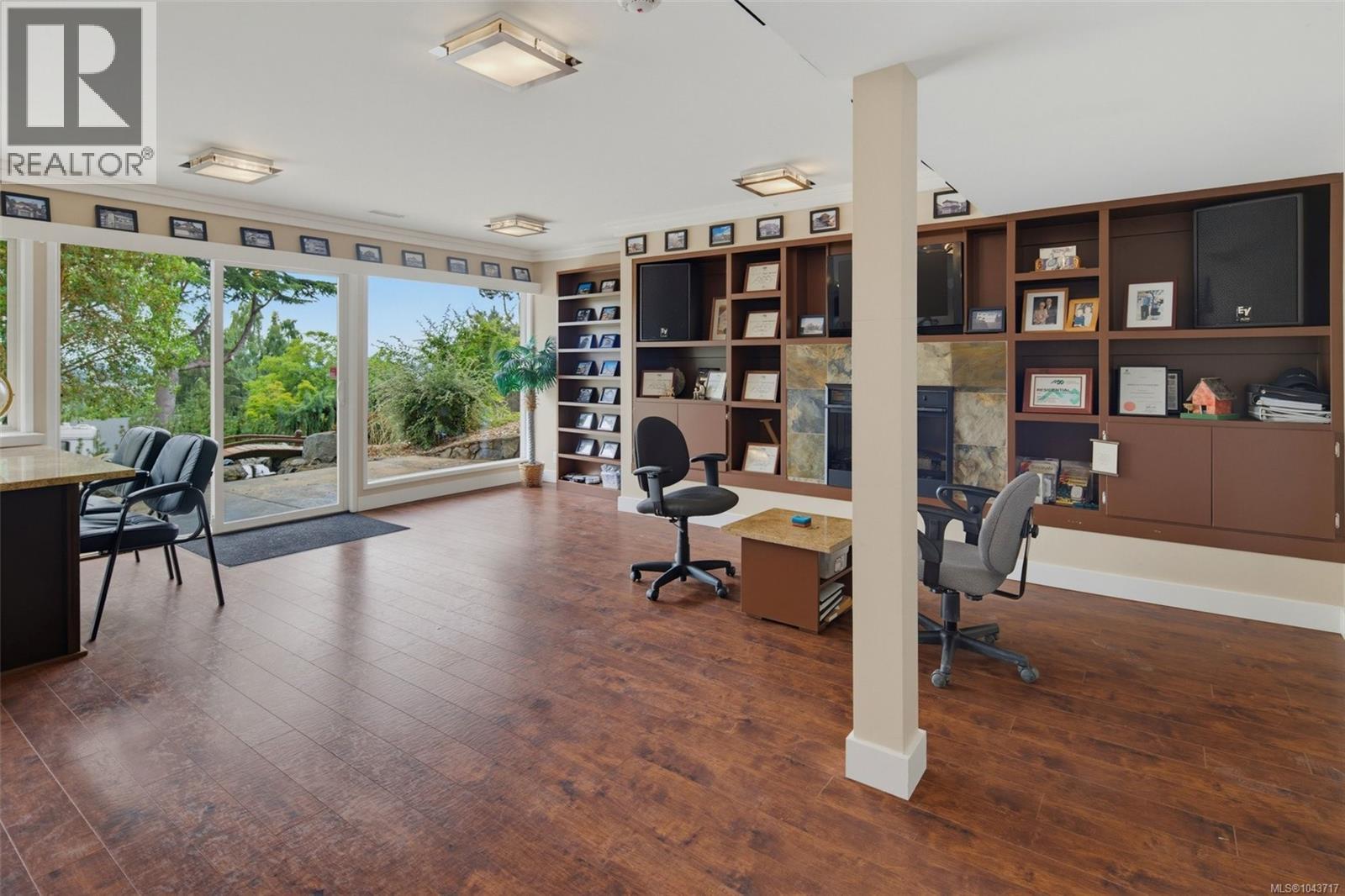 930 Kentwood Terr - 33