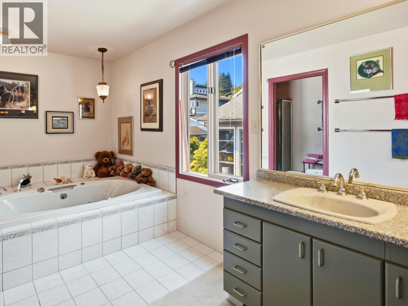 603 MARINE DRIVE, Gibsons