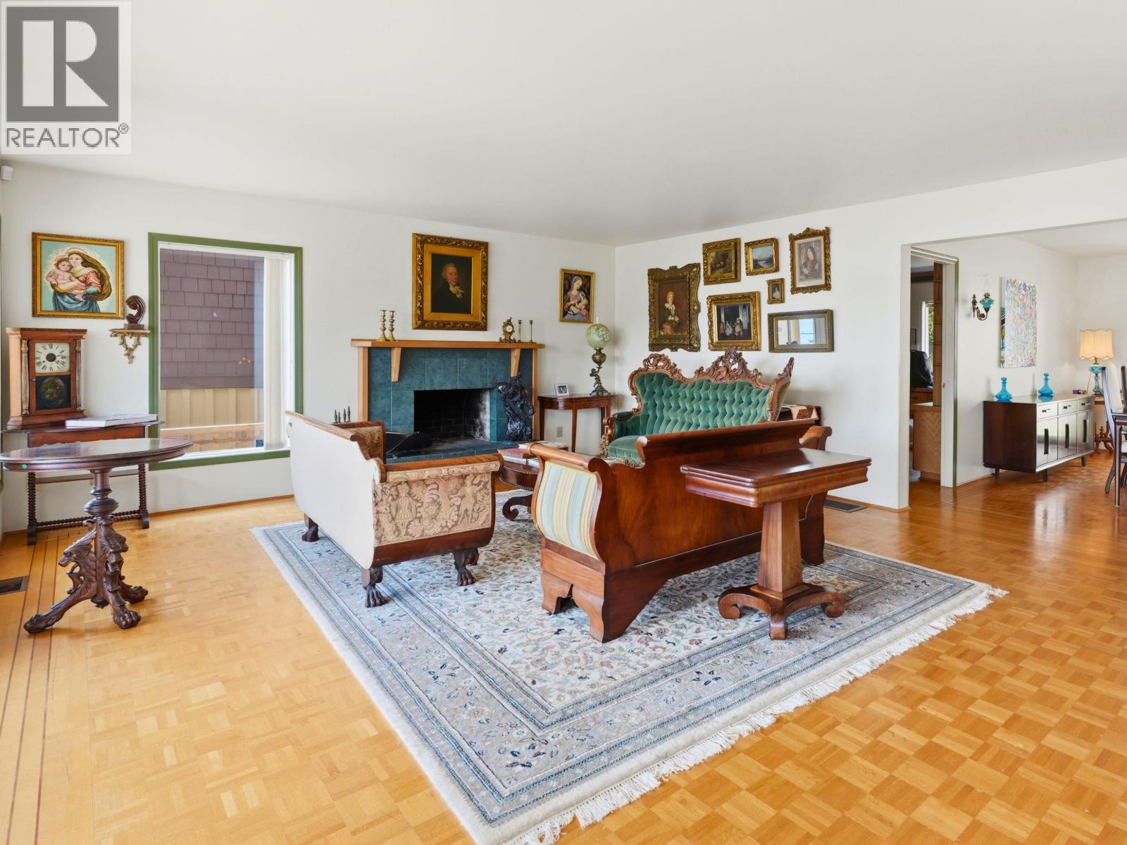 603 MARINE DRIVE, Gibsons