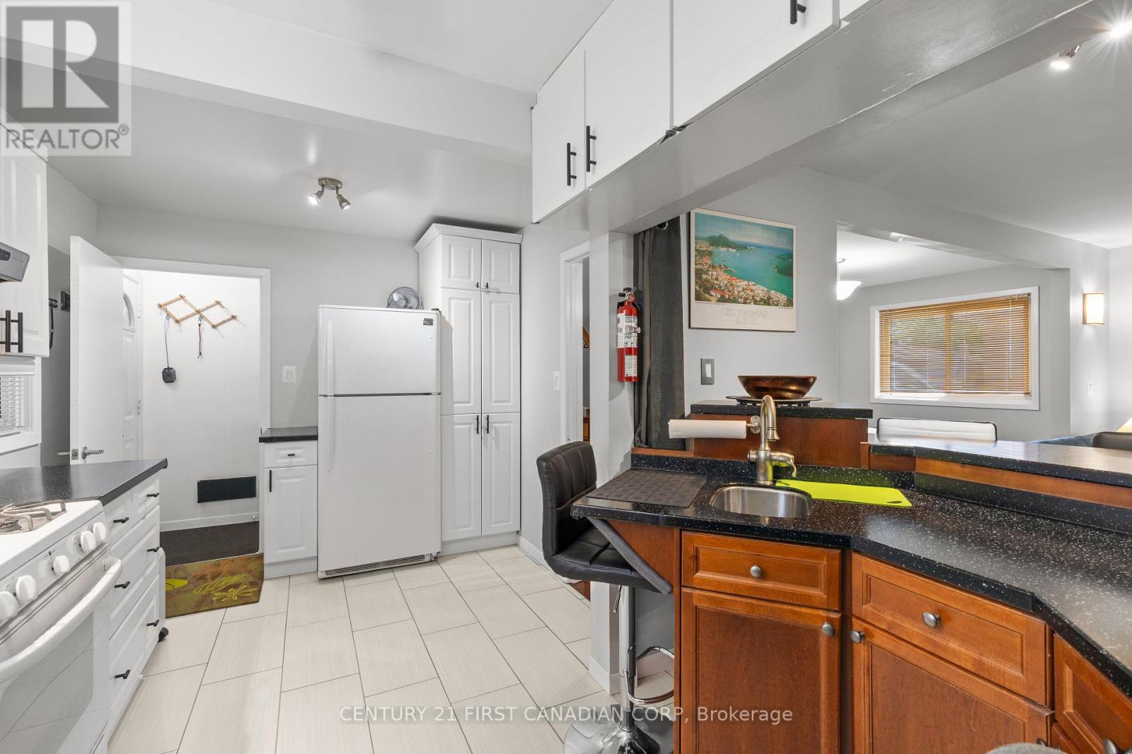4 ARCHER CRESCENT - 11