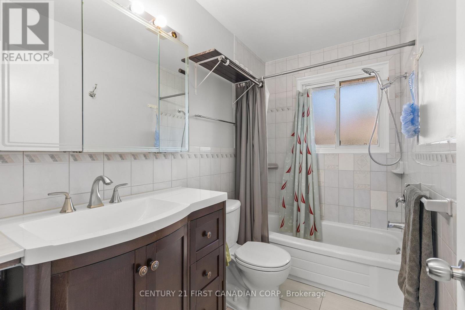 4 ARCHER CRESCENT - 18