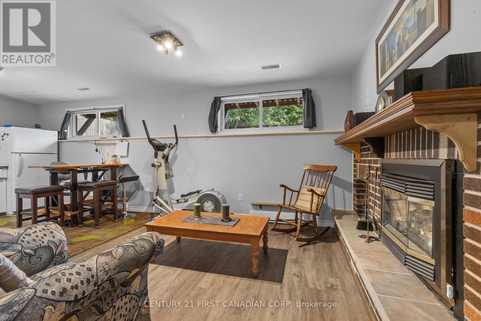 4 ARCHER CRESCENT - 23