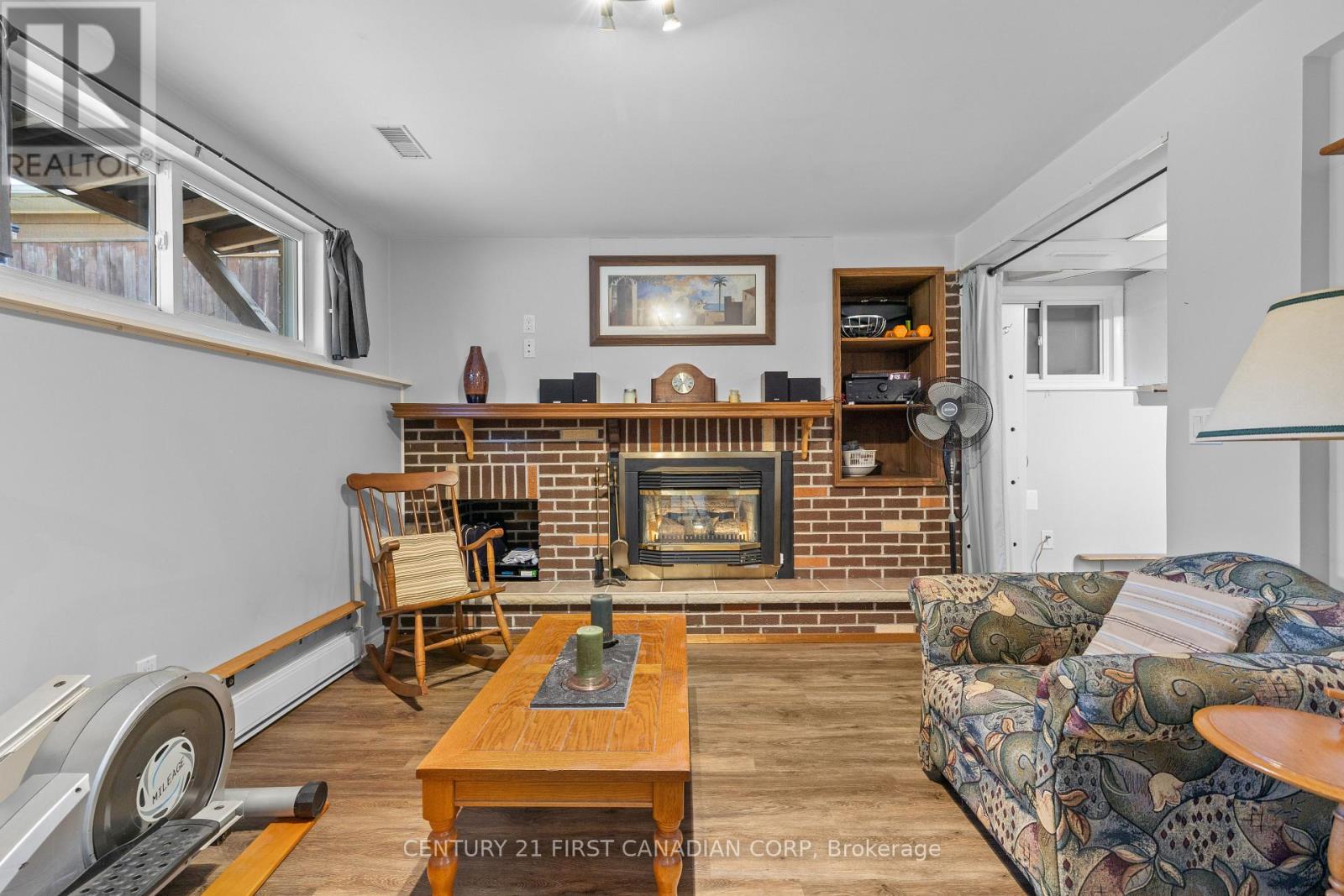 4 ARCHER CRESCENT - 21