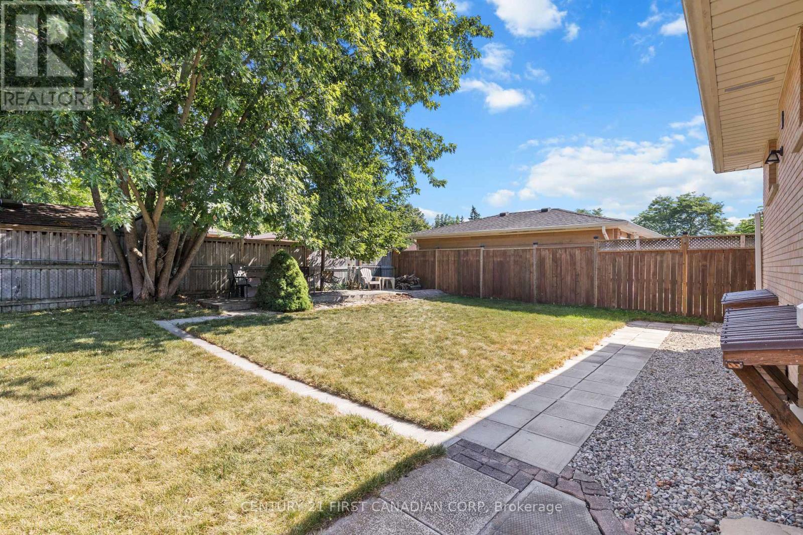4 ARCHER CRESCENT - 26
