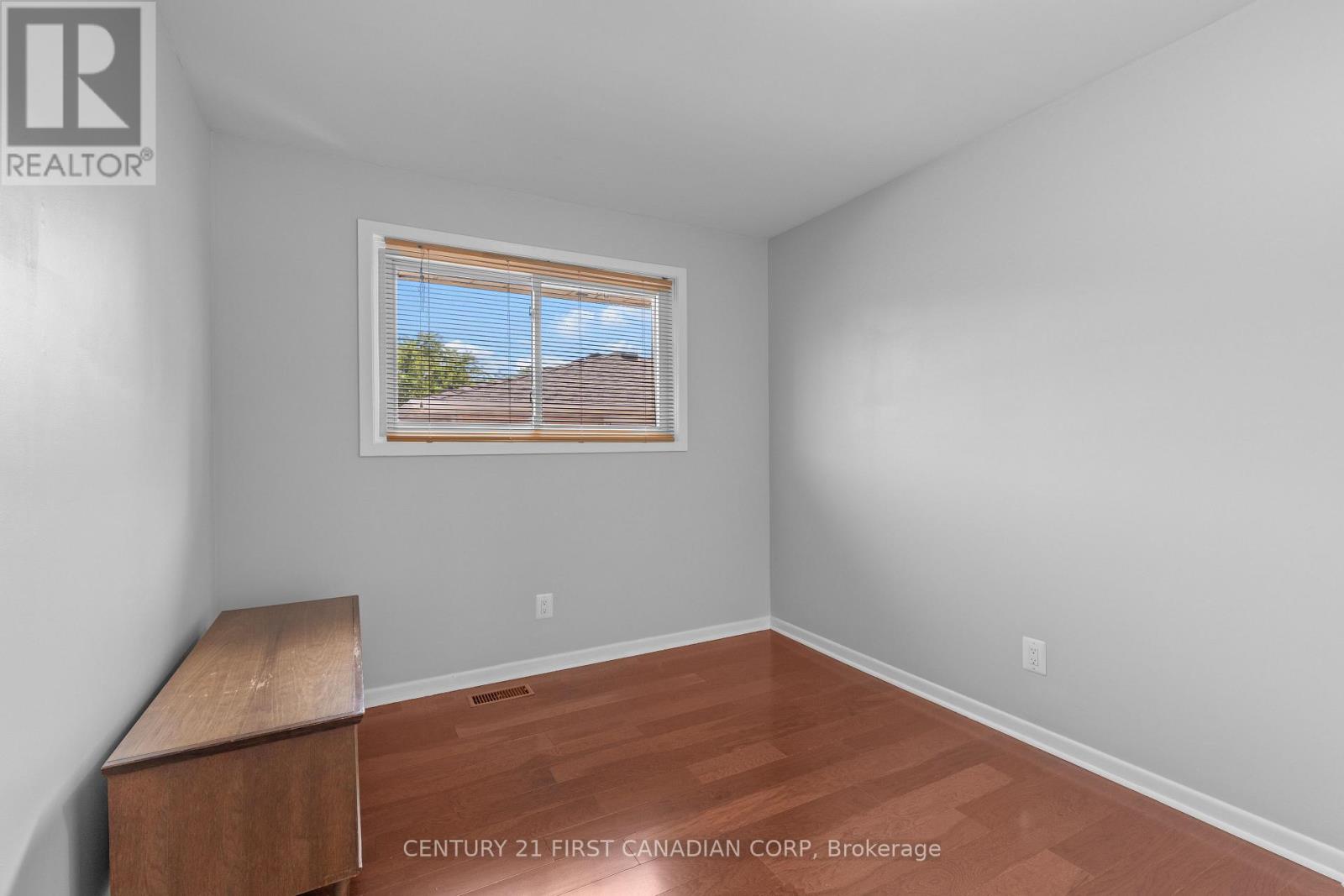 4 ARCHER CRESCENT - 16
