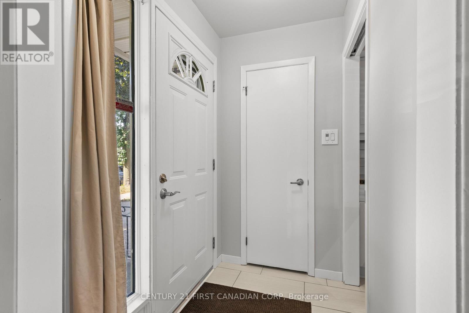 4 ARCHER CRESCENT - 5