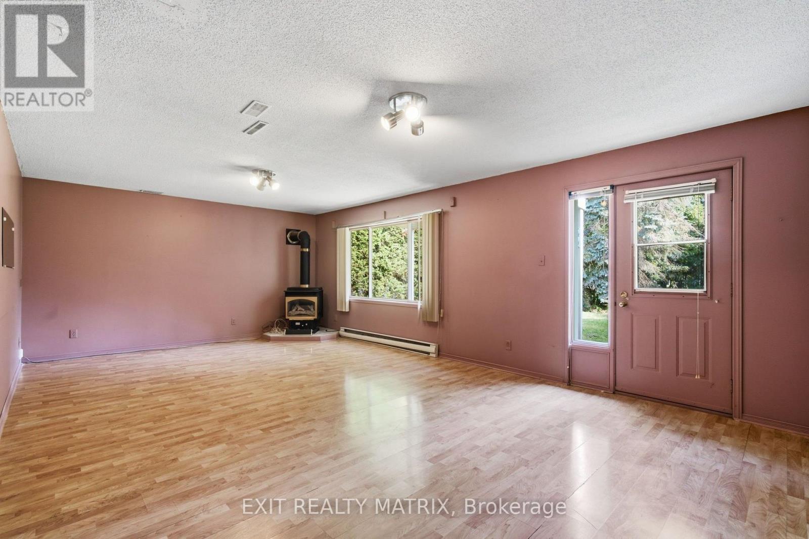 671 BERTHIAUME STREET - 21