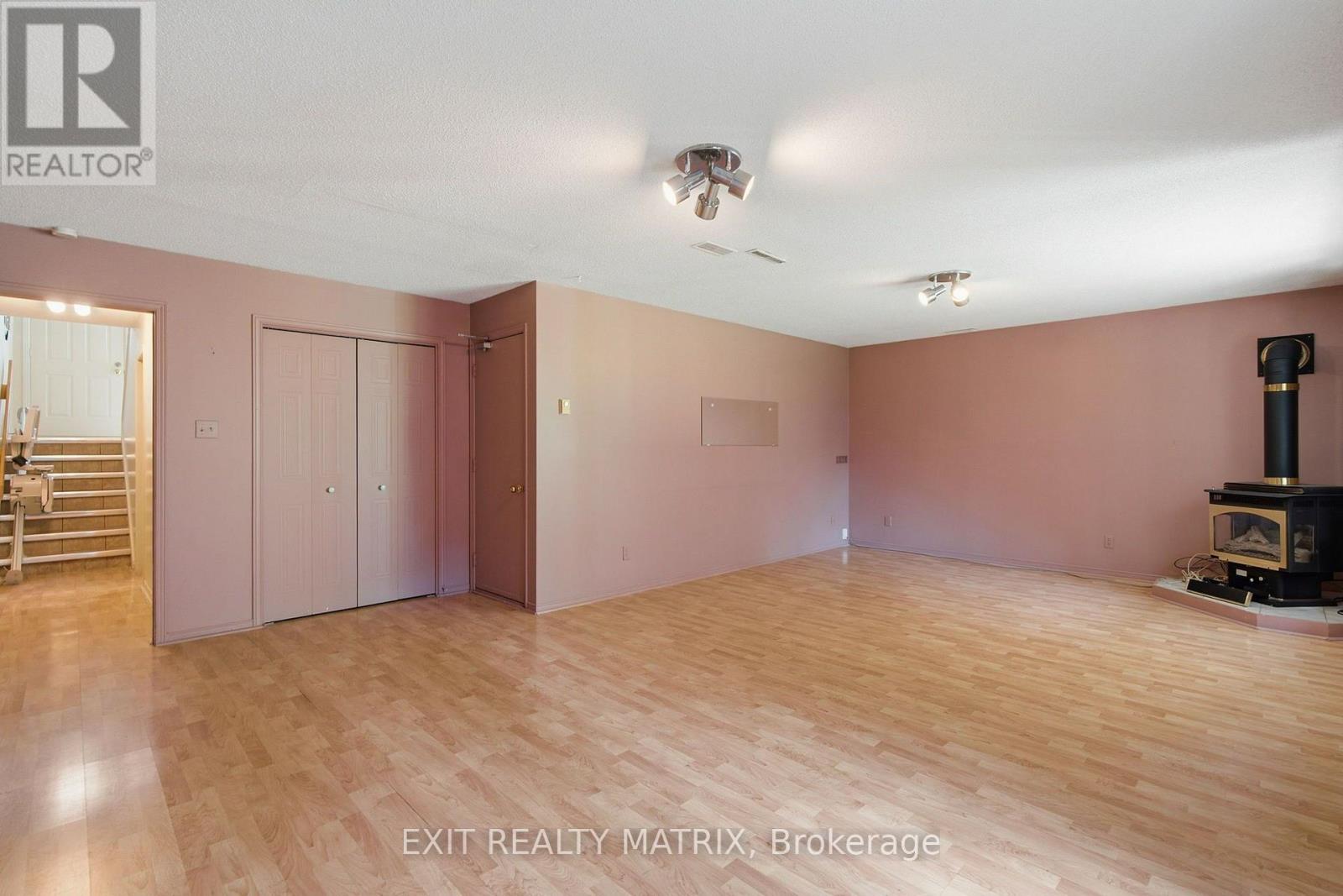 671 BERTHIAUME STREET - 22
