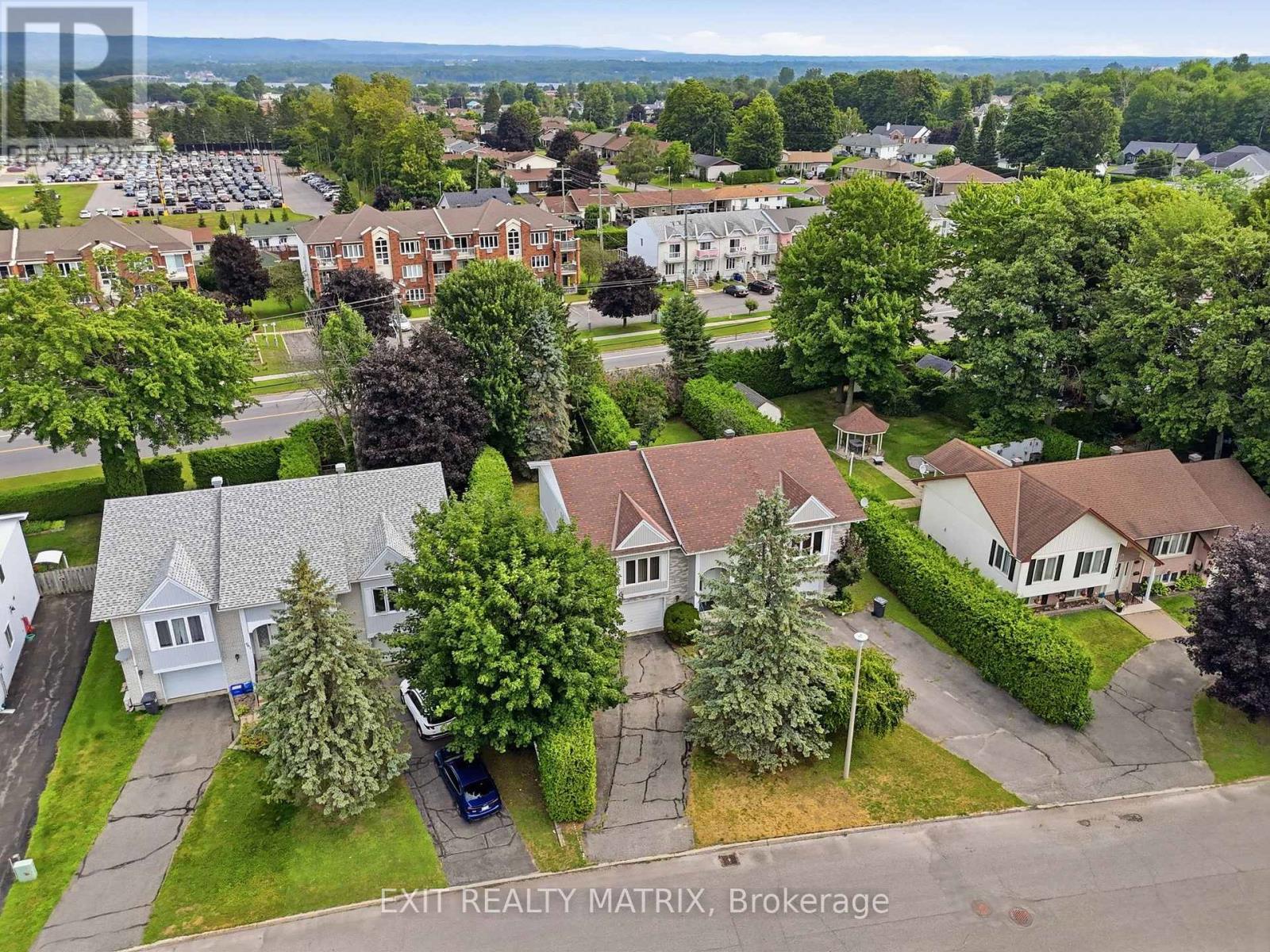 671 BERTHIAUME STREET - 29