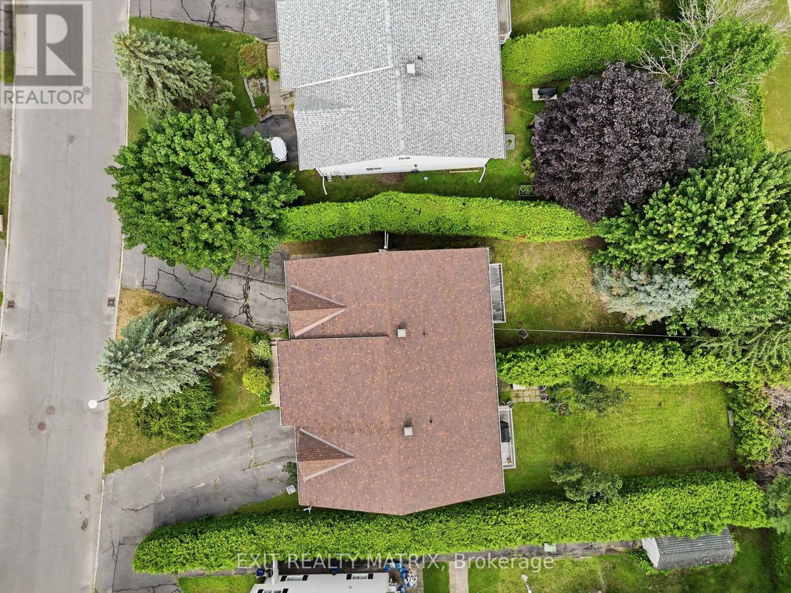 671 BERTHIAUME STREET - 31