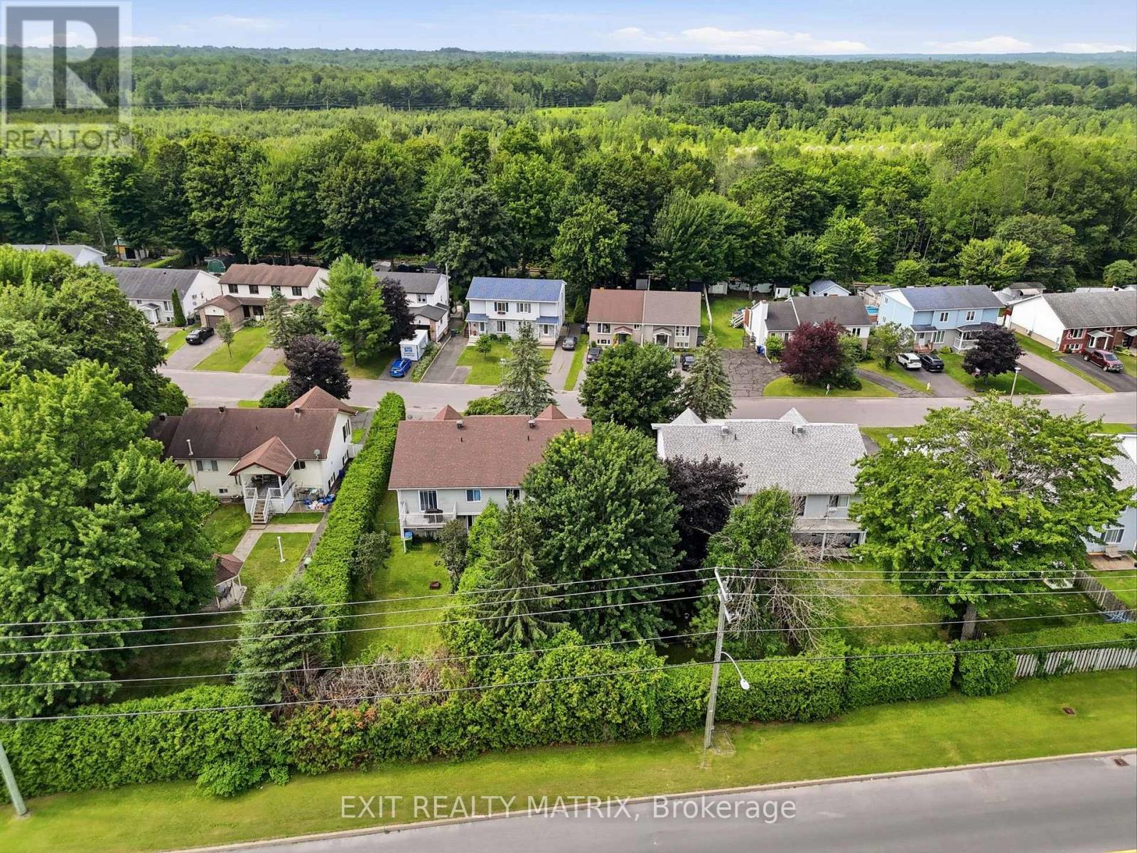 671 BERTHIAUME STREET - 33