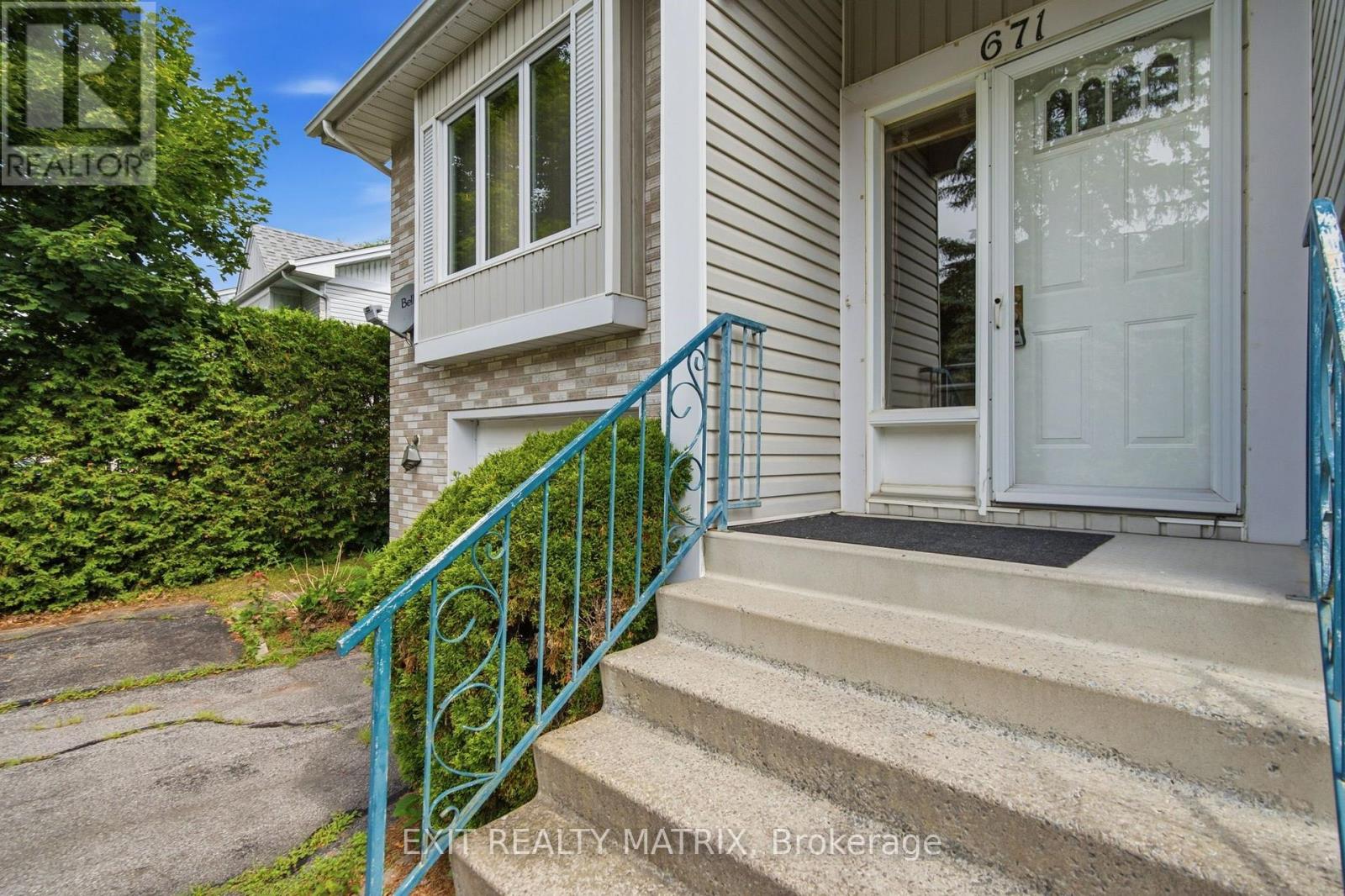 671 BERTHIAUME STREET - 4