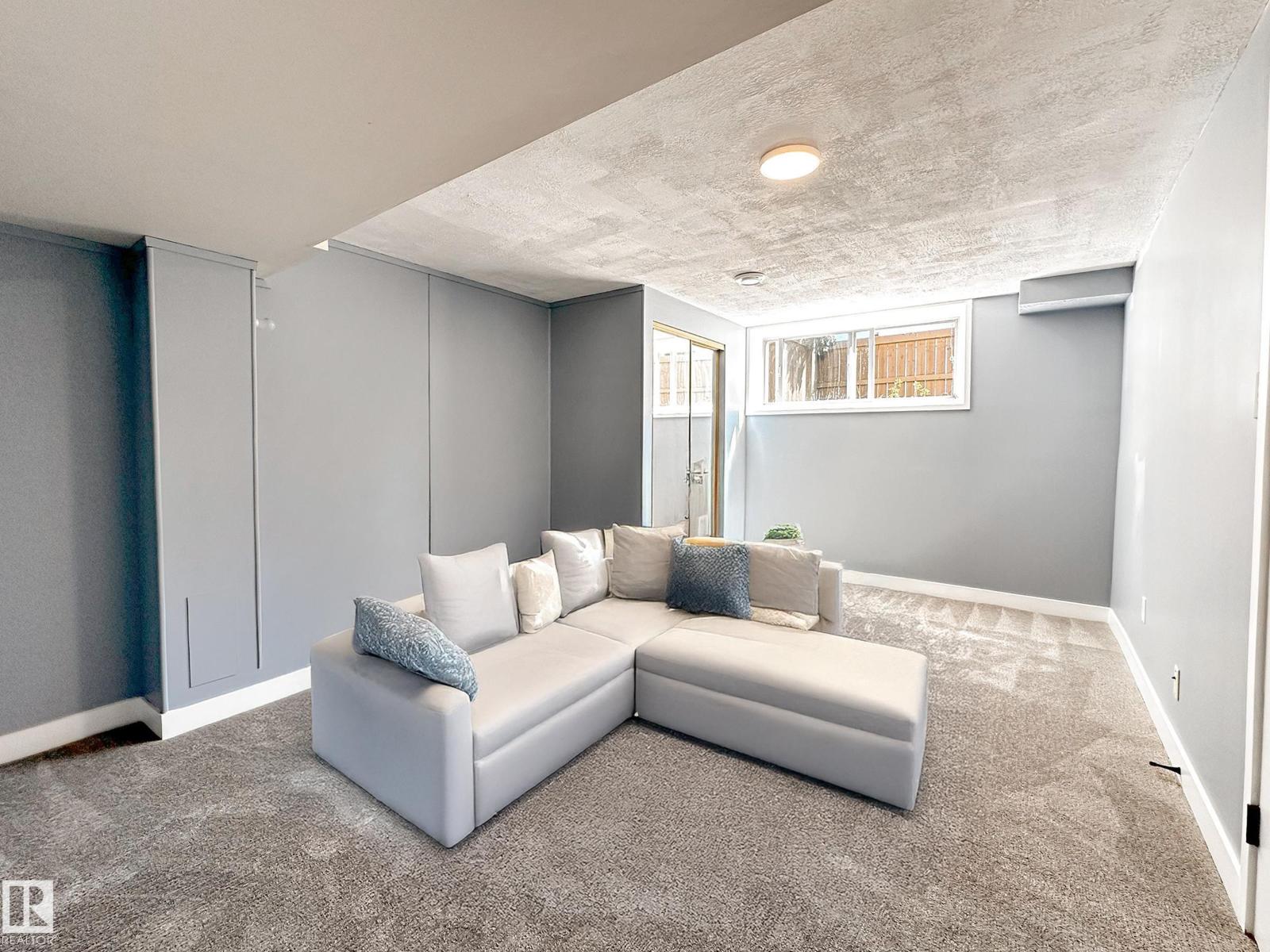 862 ERIN PL NW - 34