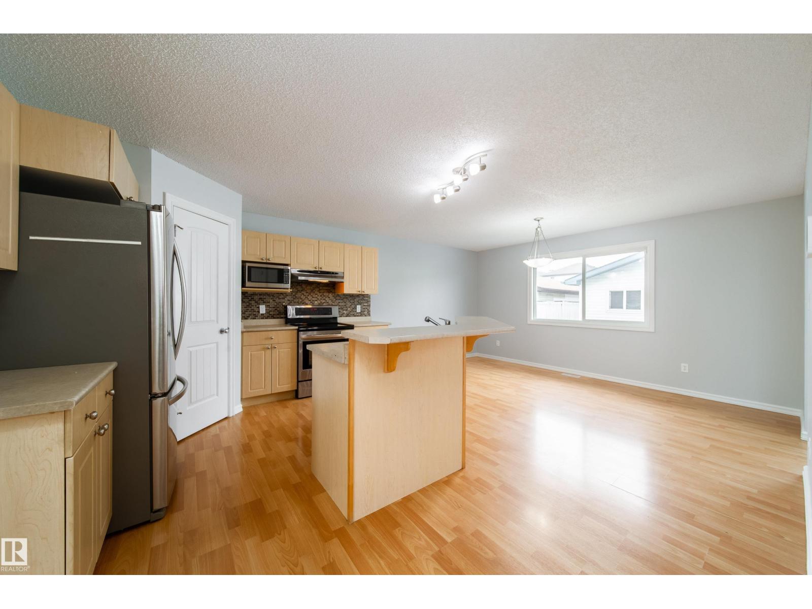 16416 57 ST NW - 6