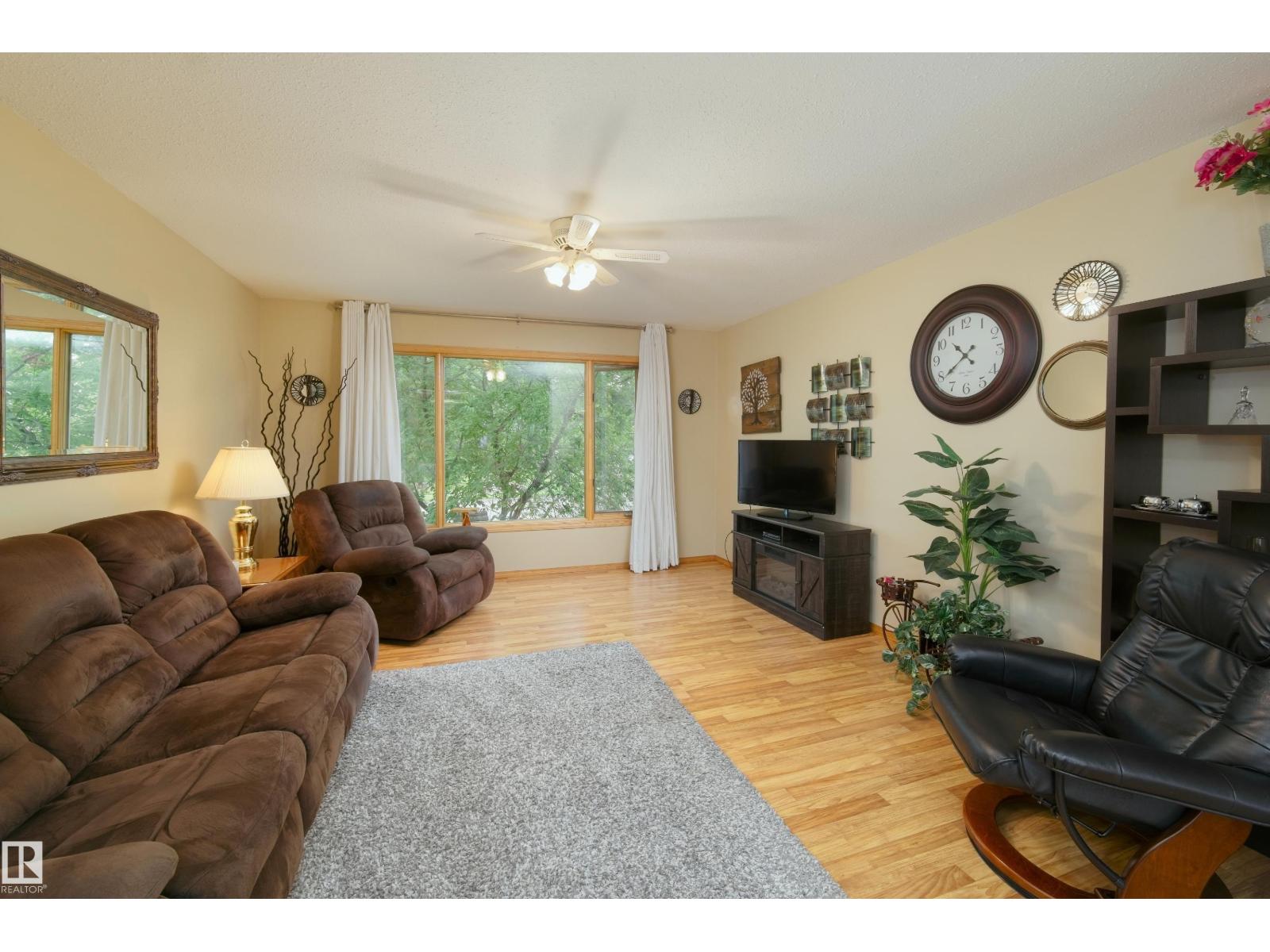 5020 47 ST - 13