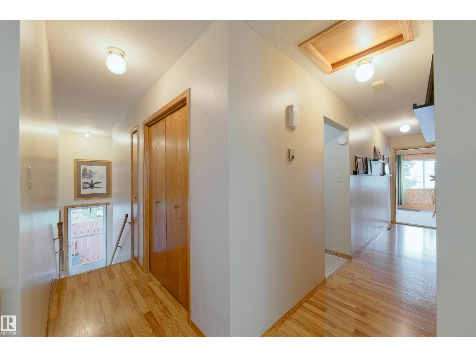 5020 47 ST - 16