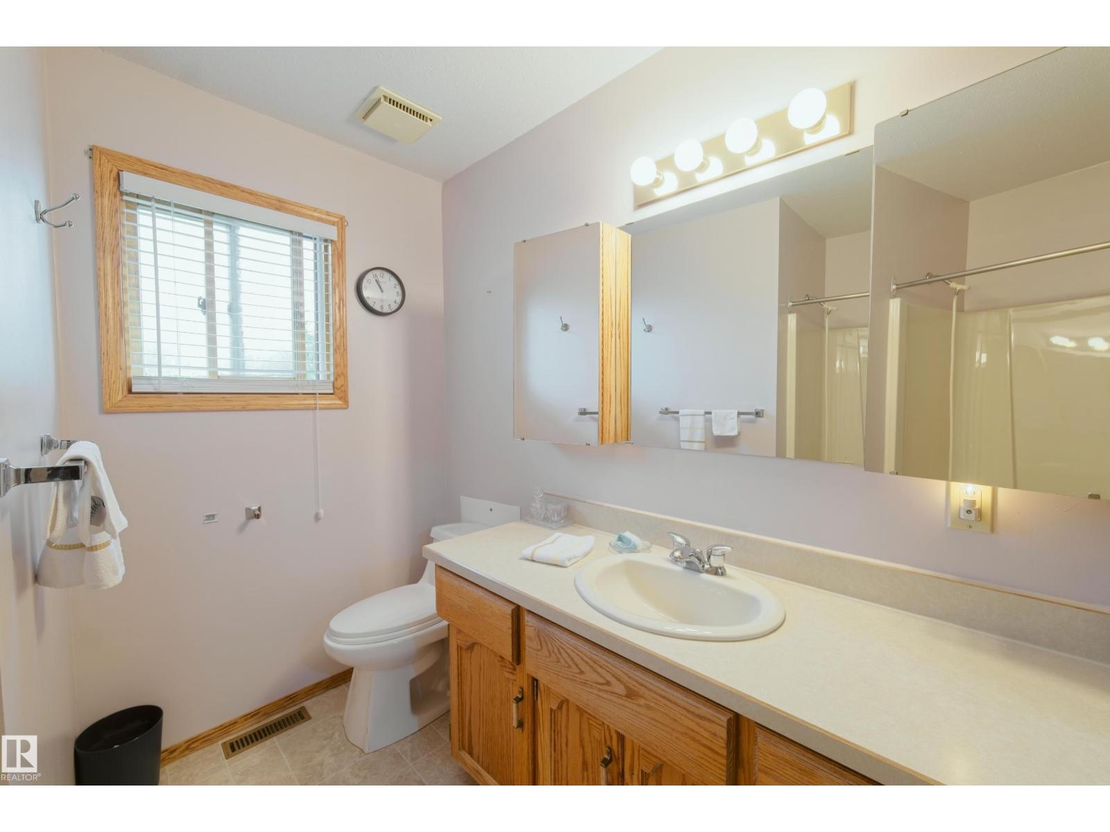 5020 47 ST - 27