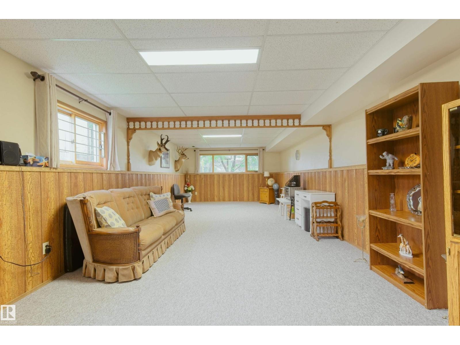 5020 47 ST - 34