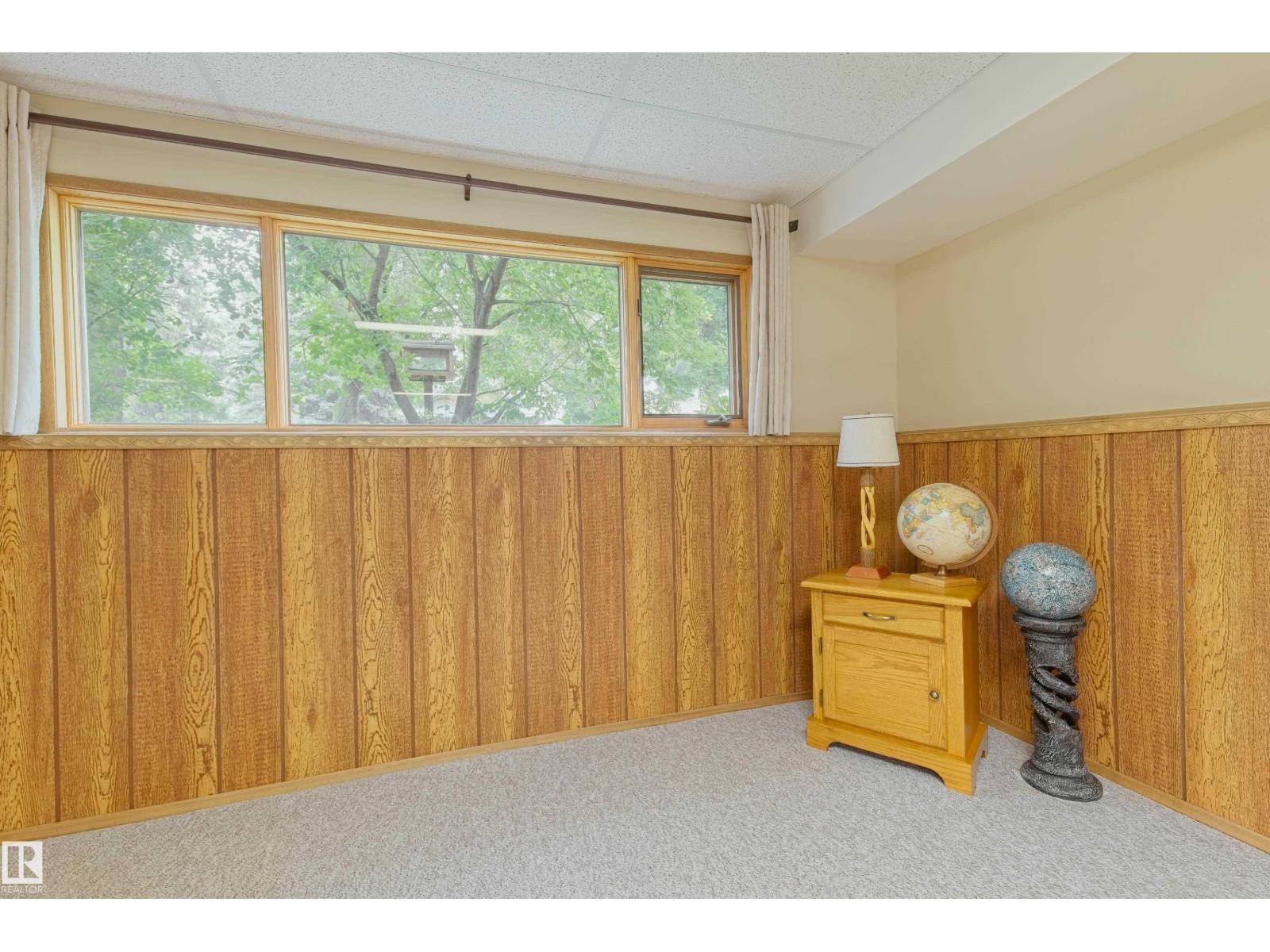 5020 47 ST - 37